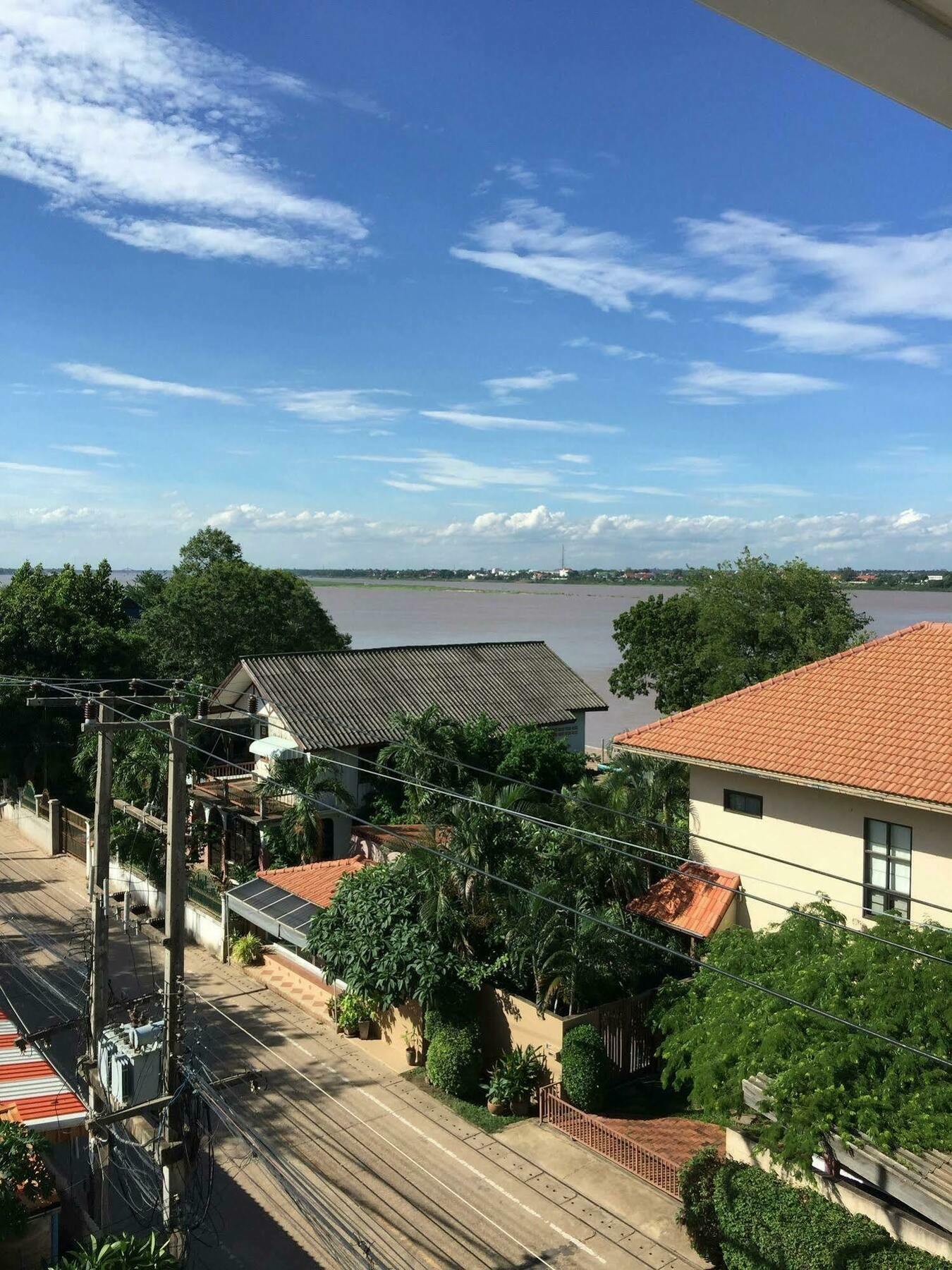 Samranchaykhong Hotel Mukdahan Kültér fotó